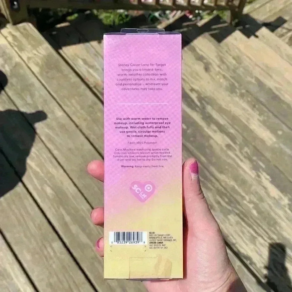 Stoney Clover Lane Makeup Remover Cloth - Picture 2 of 2